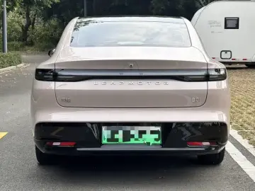2025 Leapmotor B01 с пробегом 39 800 км
