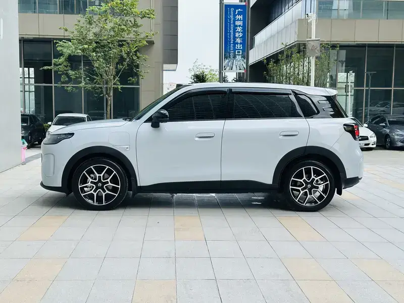 2026 Leapmotor A10 с пробегом 5 000 км