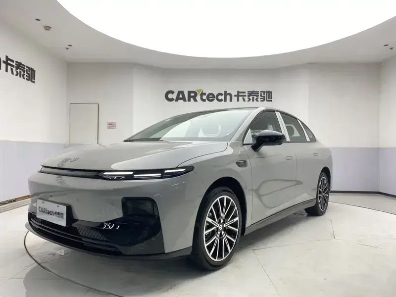 2025 Leapmotor B01 с пробегом 100 км