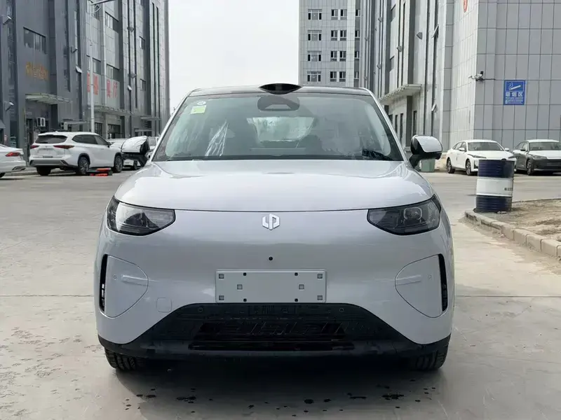 2026 Leapmotor A10 с пробегом 100 км