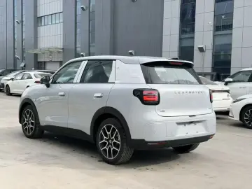 2026 Leapmotor A10 с пробегом 100 км