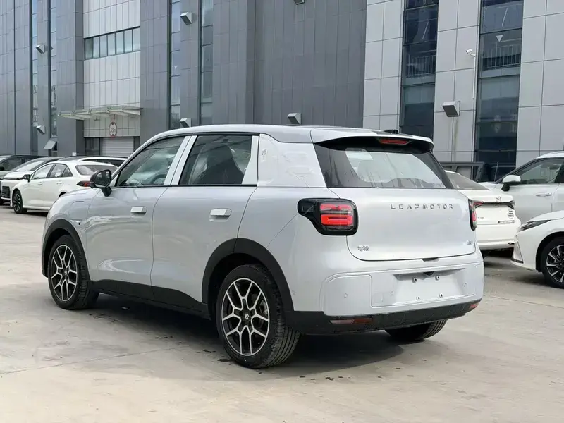 2026 Leapmotor A10 с пробегом 100 км