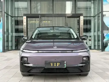 2025 Leapmotor B01 с пробегом 17 000 км