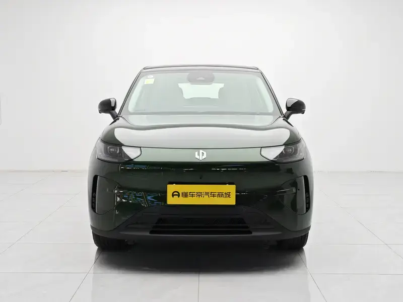 2026 Leapmotor A10 с пробегом 100 км