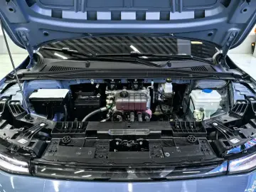 2025 Leapmotor B01 с пробегом 17 000 км