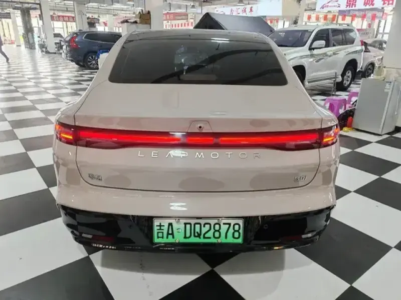 2025 Leapmotor B01 с пробегом 34 000 км