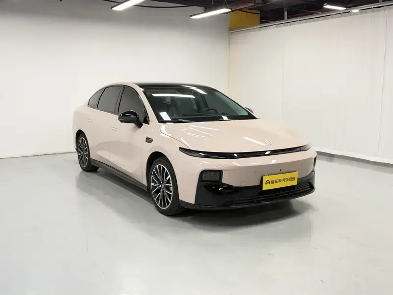 2025 Leapmotor B01 с пробегом 13 400 км