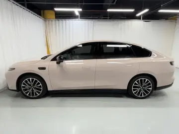 2025 Leapmotor B01 с пробегом 13 400 км