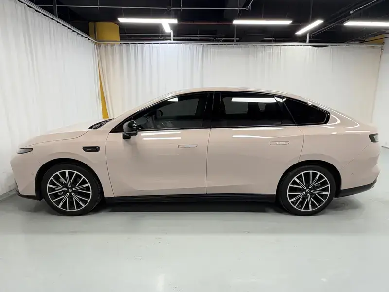2025 Leapmotor B01 с пробегом 13 400 км