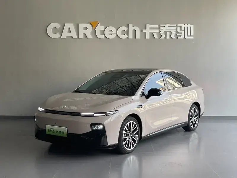 2025 Leapmotor B01 с пробегом 7 000 км