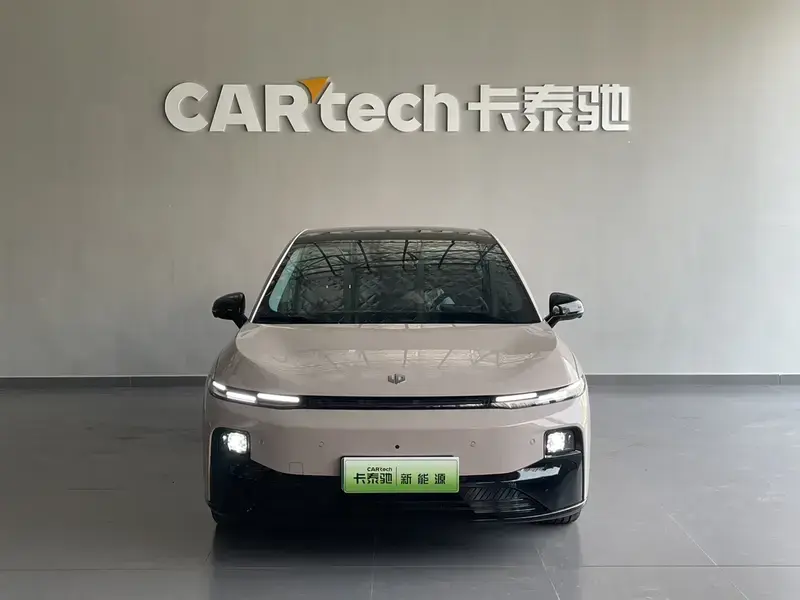 2025 Leapmotor B01 с пробегом 7 000 км