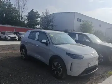 2026 Leapmotor A10 с пробегом 100 км
