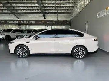 2025 Leapmotor B01 с пробегом 7 000 км
