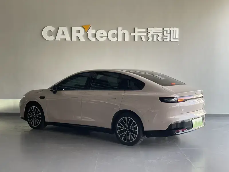2025 Leapmotor B01 с пробегом 7 000 км