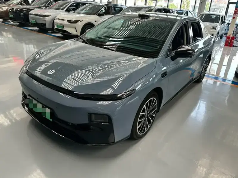 2025 Leapmotor B01 с пробегом 7 800 км