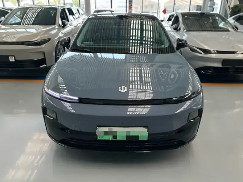 2025 Leapmotor B01 с пробегом 7 800 км