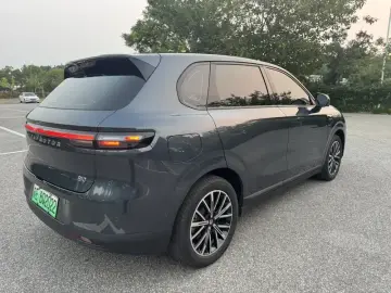 2025 Leapmotor B10 с пробегом 20 000 км