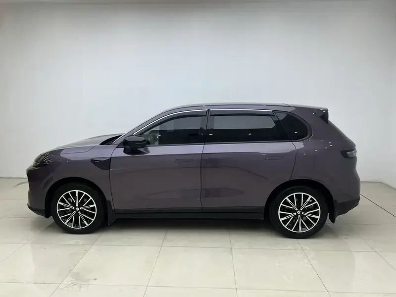 2025 Leapmotor B10 с пробегом 21 400 км