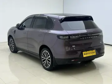 2025 Leapmotor B10 с пробегом 21 400 км