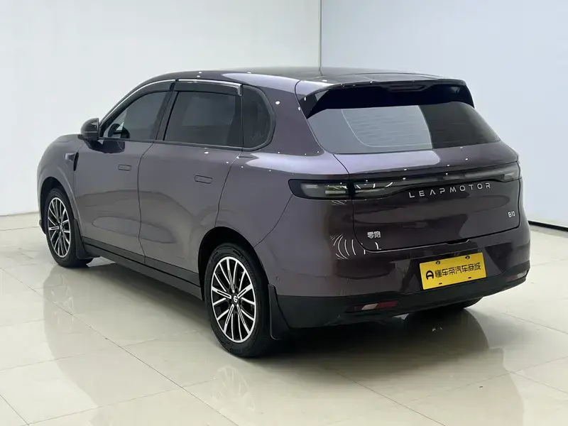 2025 Leapmotor B10 с пробегом 21 400 км