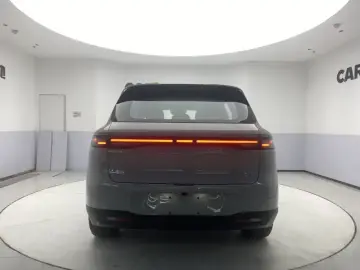 2025 Leapmotor B10 с пробегом 100 км