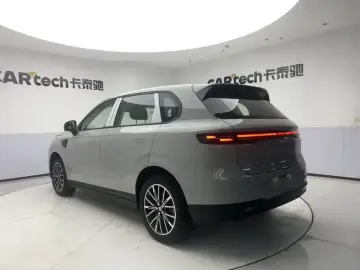 2025 Leapmotor B10 с пробегом 100 км