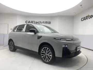 2025 Leapmotor B10 с пробегом 100 км