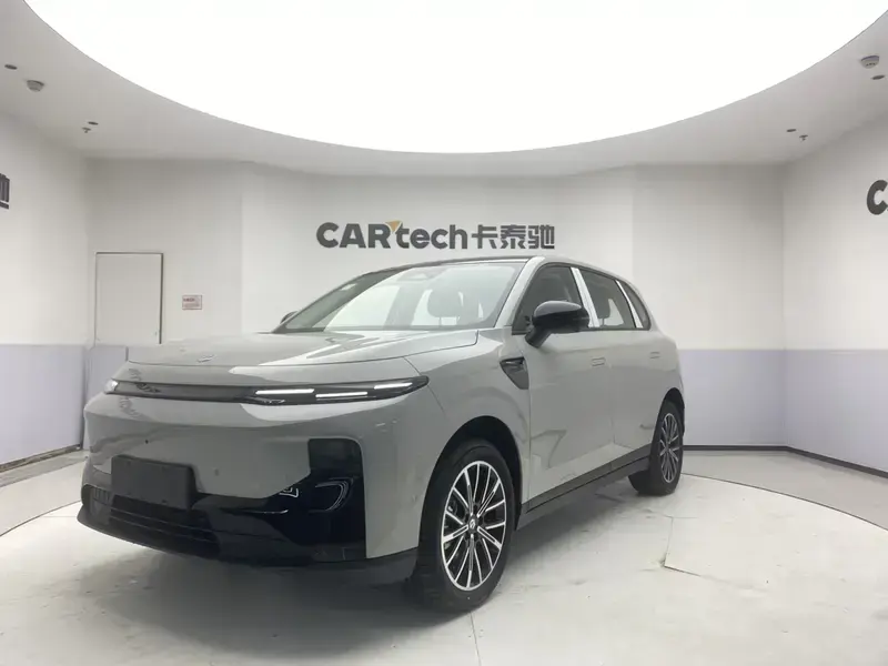 2025 Leapmotor B10 с пробегом 100 км