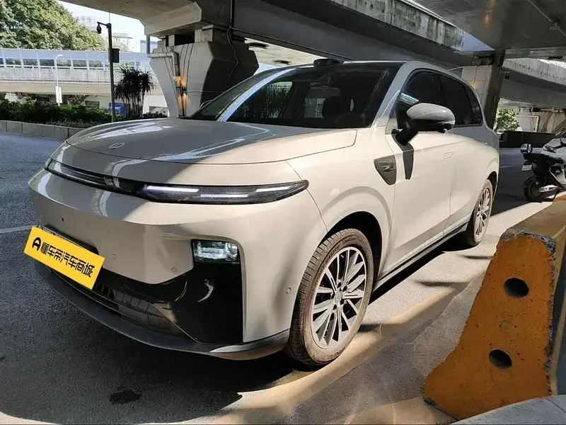 2025 Leapmotor B10 с пробегом 19 300 км