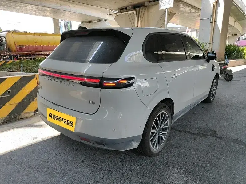 2025 Leapmotor B10 с пробегом 19 300 км