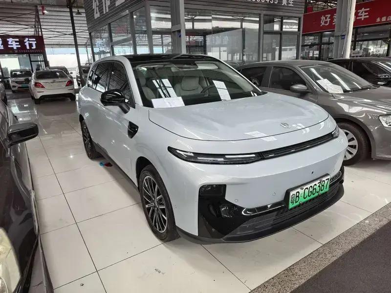 2025 Leapmotor B10 с пробегом 27 000 км