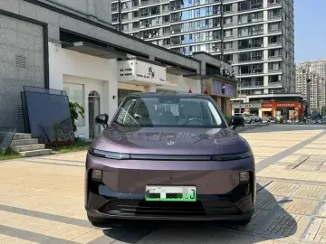 2025 Leapmotor B10 с пробегом 18 000 км
