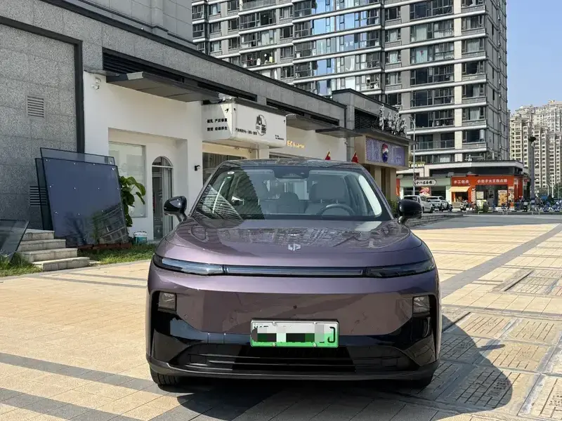 2025 Leapmotor B10 с пробегом 18 000 км