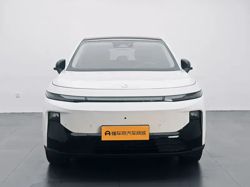 2025 Leapmotor B10 с пробегом 24 300 км