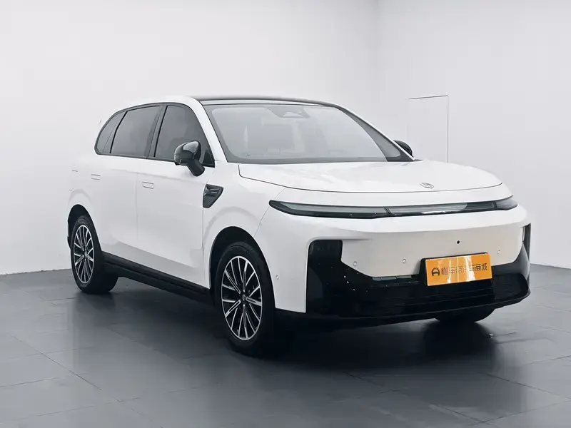 2025 Leapmotor B10 с пробегом 24 300 км