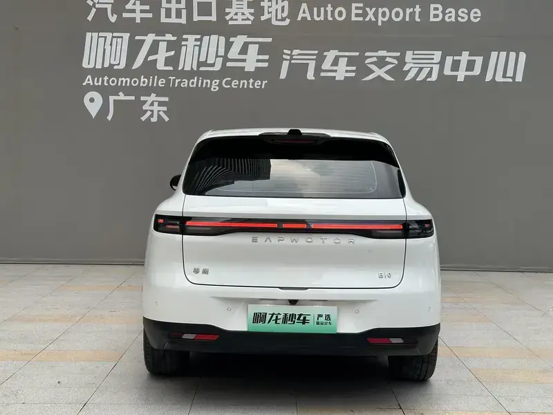 2025 Leapmotor B10 с пробегом 19 000 км