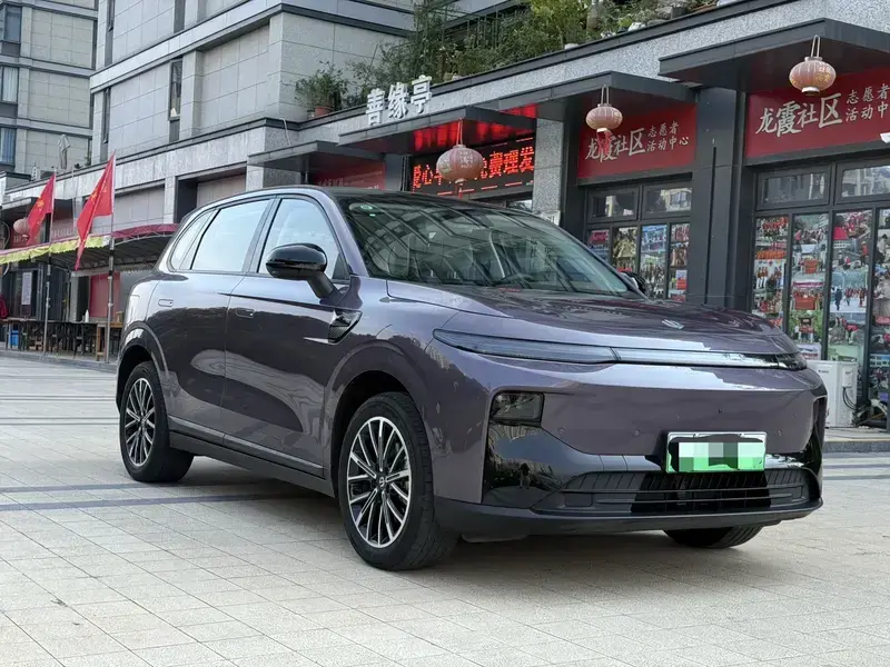 2025 Leapmotor B10 с пробегом 20 000 км