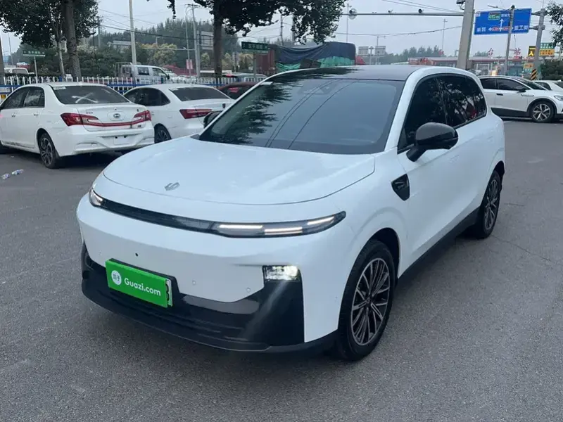 2025 Leapmotor B10 с пробегом 25 000 км