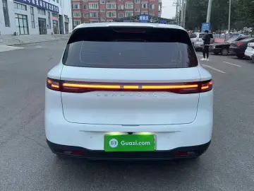 2025 Leapmotor B10 с пробегом 25 000 км