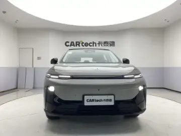 2025 Leapmotor B10 с пробегом 100 км