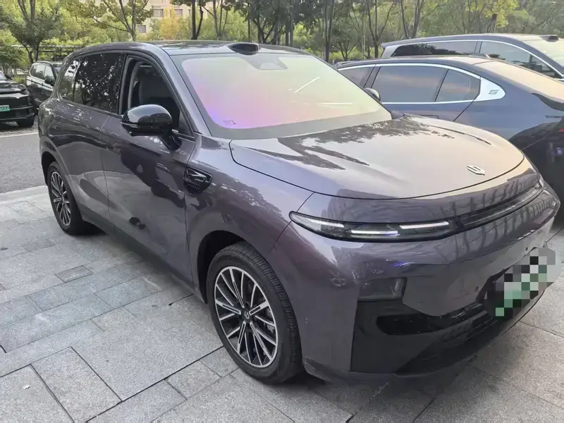 2025 Leapmotor B10 с пробегом 10 000 км