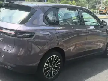 2025 Leapmotor B10 с пробегом 10 000 км
