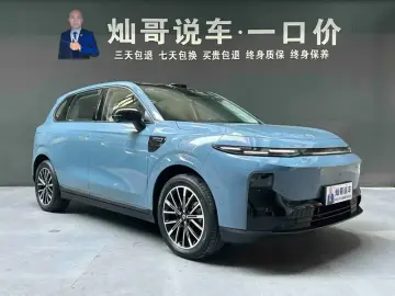 2025 Leapmotor B10 с пробегом 15 000 км