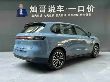 2025 Leapmotor B10 с пробегом 15 000 км