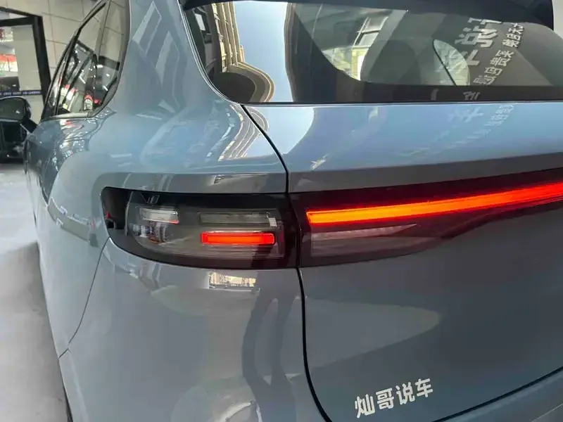 2025 Leapmotor B10 с пробегом 15 000 км