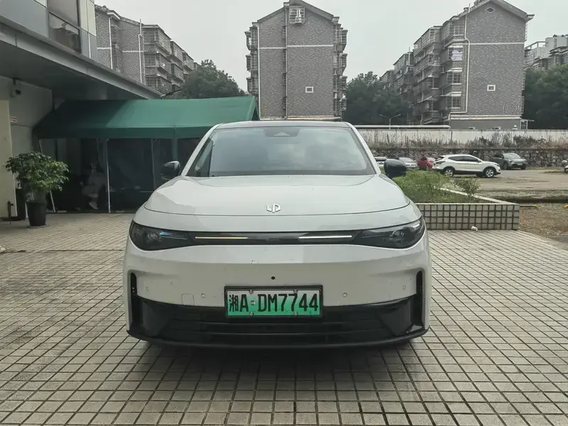 2026 Leapmotor C10 с пробегом 15 000 км