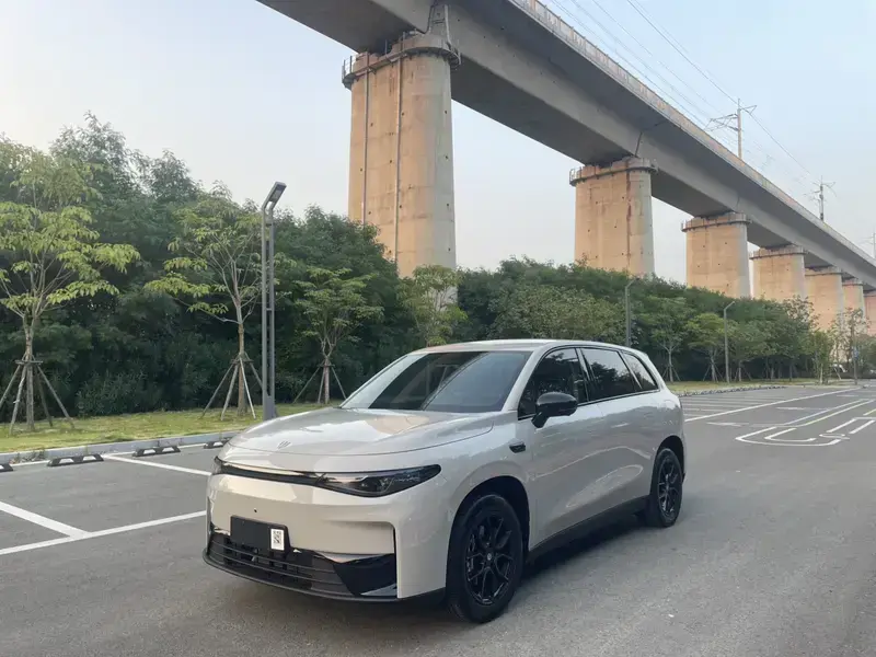 2024 Leapmotor C10 с пробегом 7 000 км