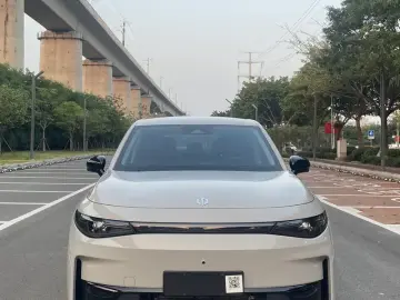 2024 Leapmotor C10 с пробегом 7 000 км