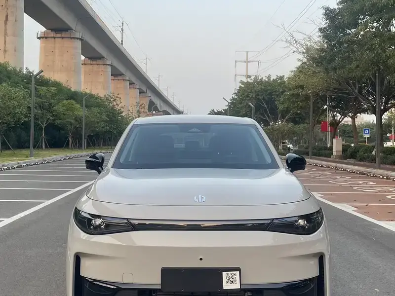 2024 Leapmotor C10 с пробегом 7 000 км