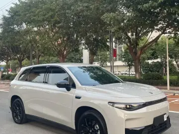 2024 Leapmotor C10 с пробегом 7 000 км